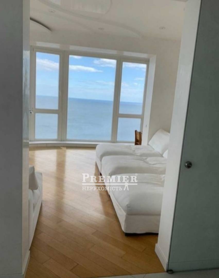 Продается 4-комнатная квартира, Литературная ул., г.Одесса изображение 1