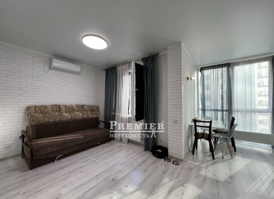 Продается 1-комнатная квартира, Марсельская ул. (Приморские Сады), г.Одесса изображение 1