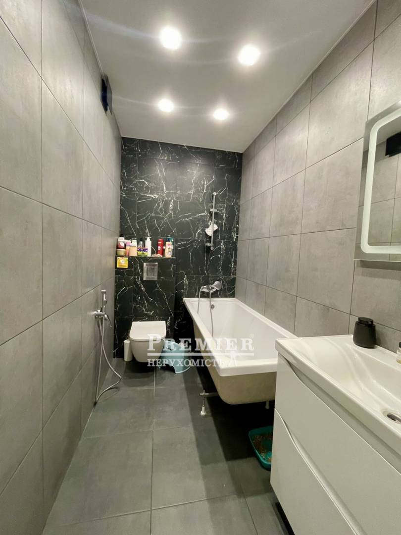 Продається 3кімнатна квартира, Будівельників вул., пгт. Таїрове изображение 7